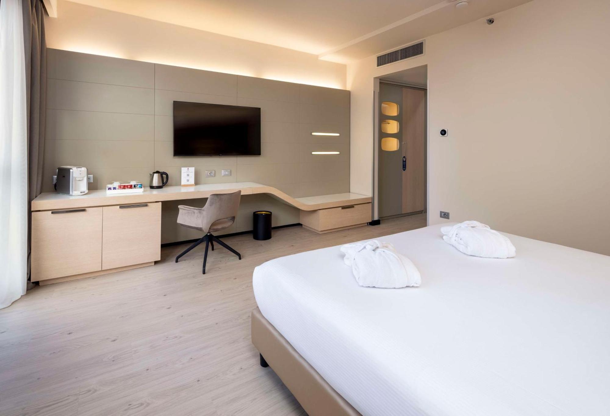 Best Western Plus Tower Hotel Bologna Esterno foto