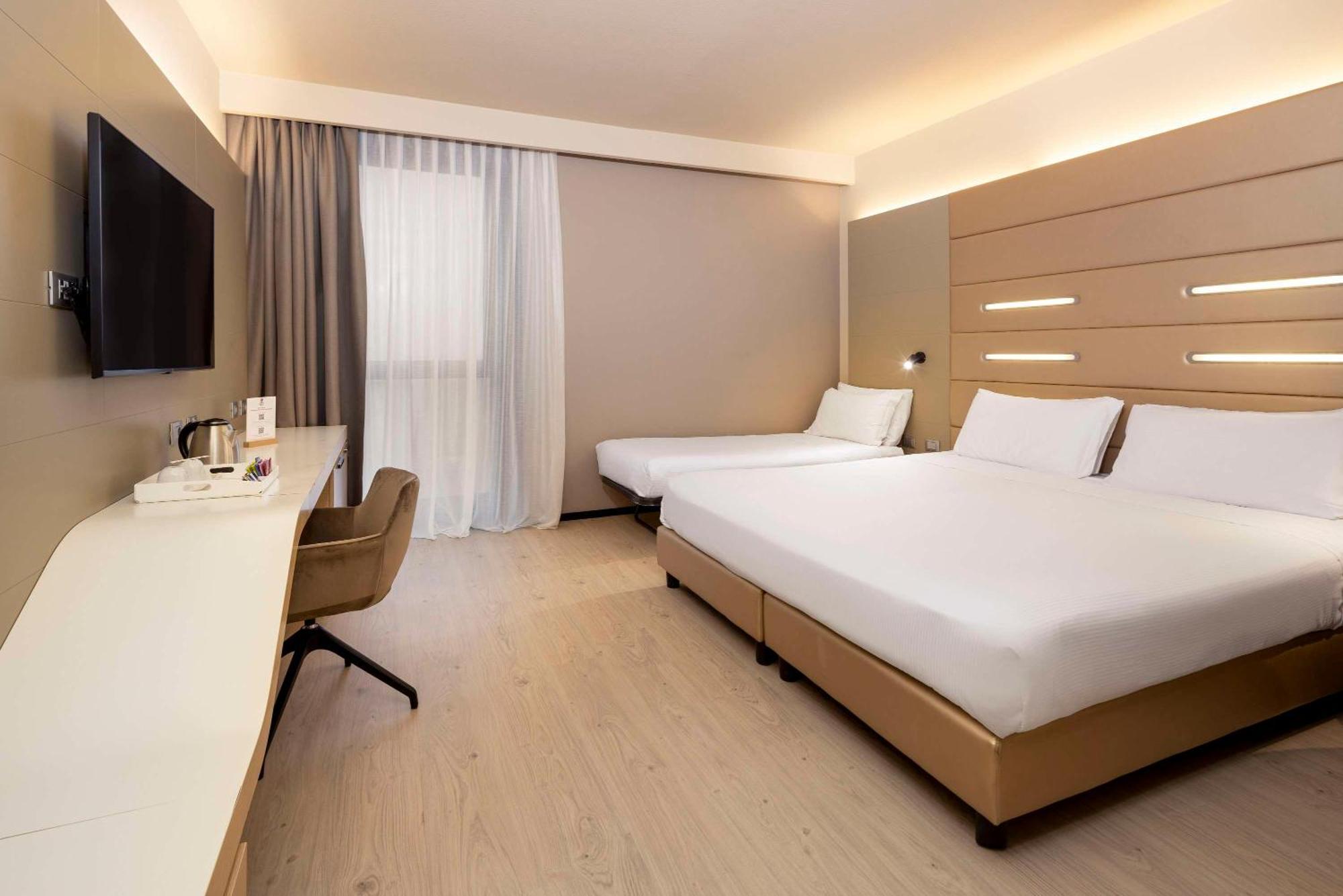 Best Western Plus Tower Hotel Bologna Esterno foto